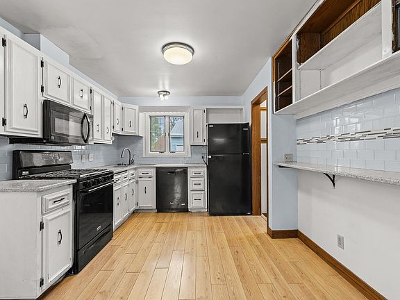 5th image of 816 16th Ave SW