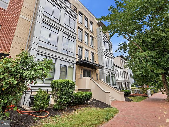 3rd image of 435 R St NW #404