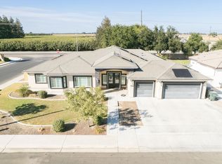 634 E San Miguel St, Hanford, CA 93230