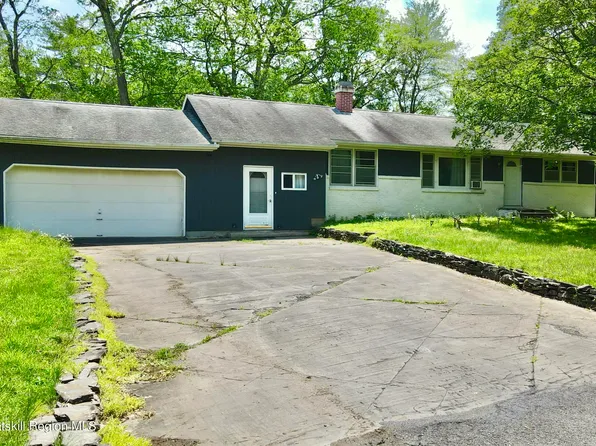 74 Witchtree Road, Woodstock, NY 12498