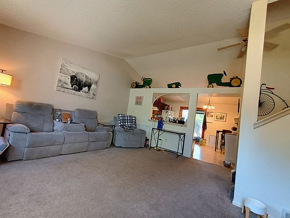 3rd image of 3213 Laredo Ln