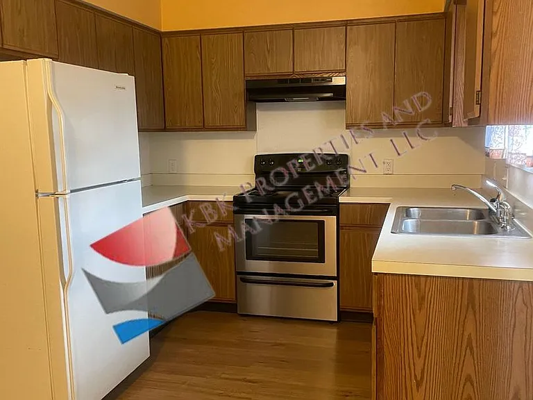 518 Wolf St — Photo 3