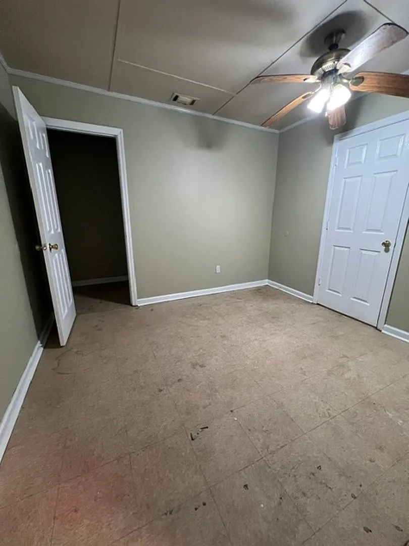 3 Bedroom, 1 Bath Home — Photo 3