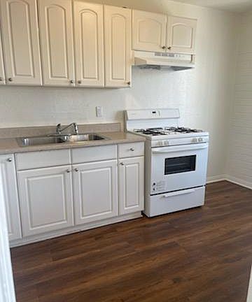 2nd image of 918 W Lincoln Ave APT A