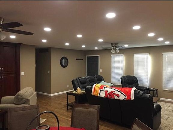 3rd image of 3706 Summer Ln