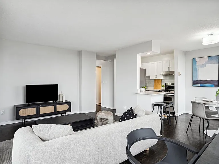 1305 W 12th Ave — Photo 95