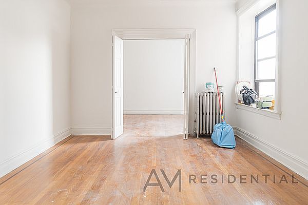 1st image of 537 Ovington Ave #34