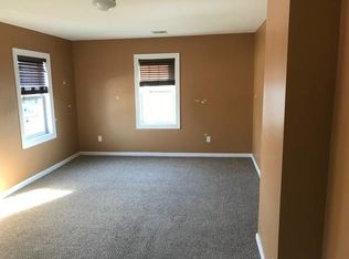 925 Fulton St, Farmingdale, NY 11735