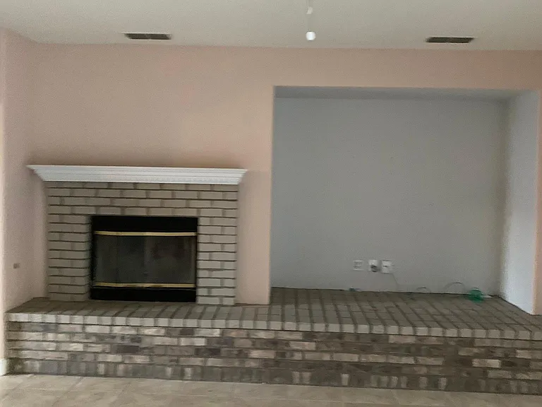 1716 Woodhaven Cir — Photo 3