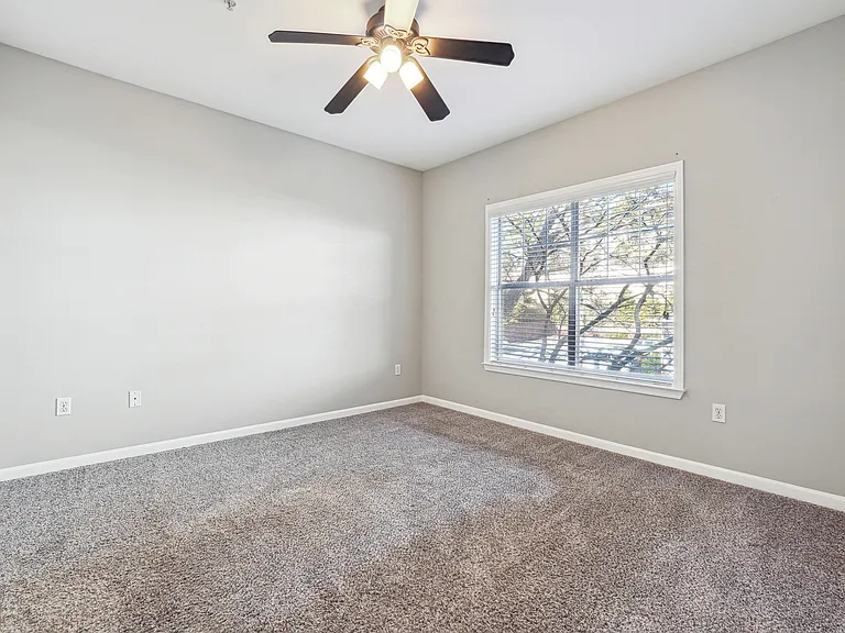2700 Pine Tree Rd NE #1212 — Photo 6
