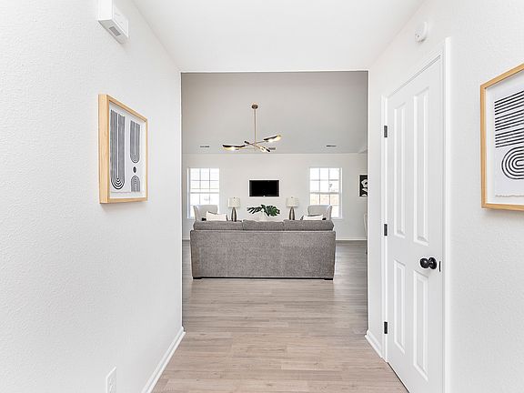 4th image of 6718 Blackthorn Dr