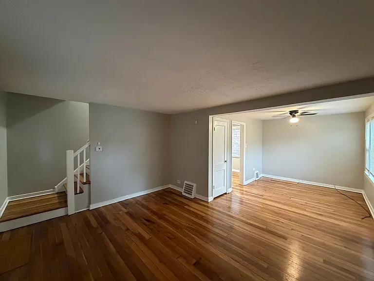 8339 S Hamilton Ave — Photo 2