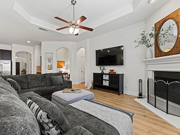 5th image of 15832 Dorrington Dr