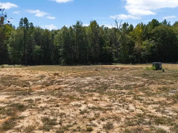 24 Oak Valley Dr, Gilmer, TX 75645