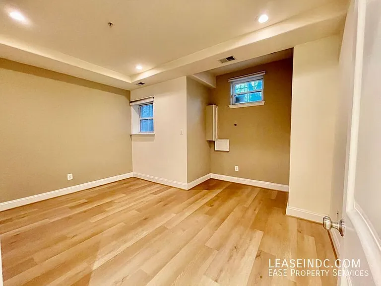 68 V St NW #1 — Photo 16