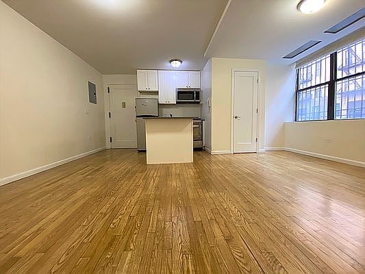 1st image of 427A E 89th St #4R