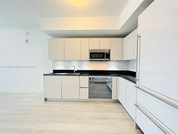 3rd image of 1010 Brickell Ave #45010