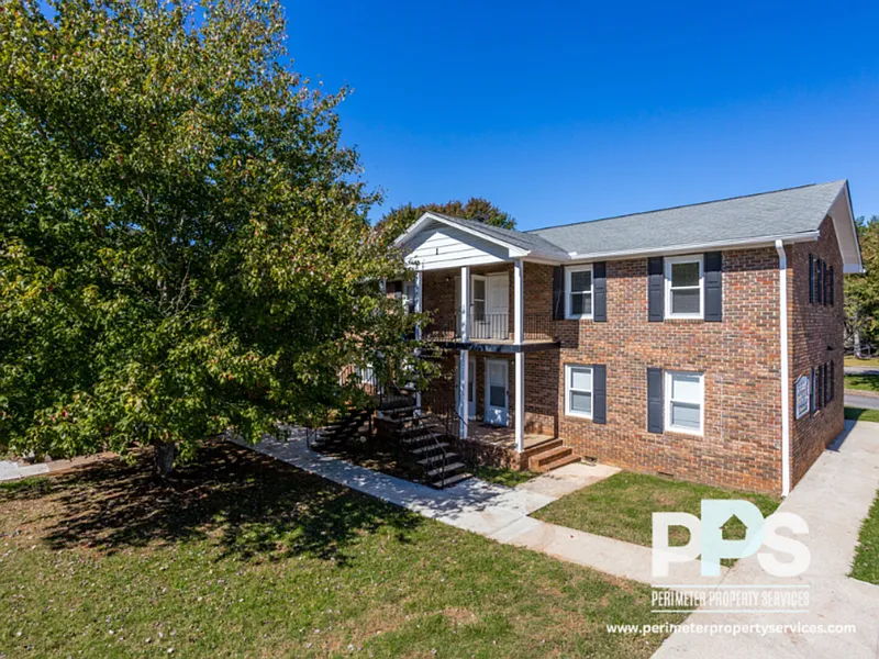 2 bed, 1.0 bath, $1,399 — Photo 2