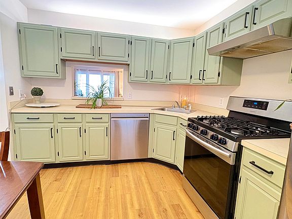 4th image of 130 Middlesex Road