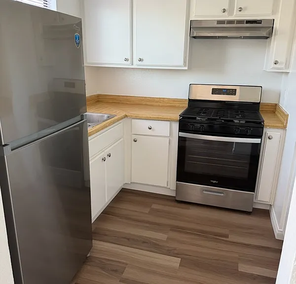 1045 Grand Ave #6 — Photo 3