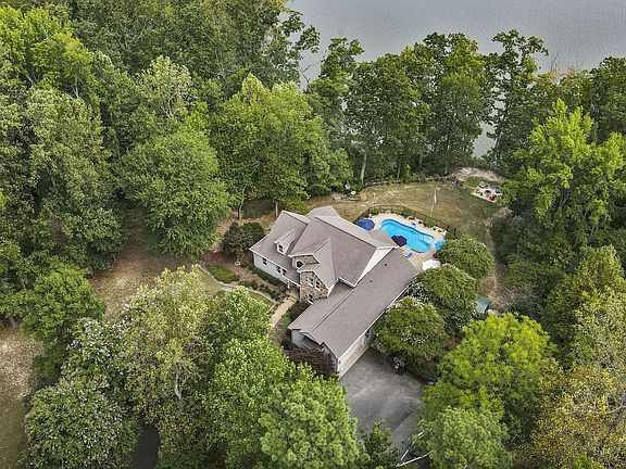 5th image of 30 Ironwood Rd