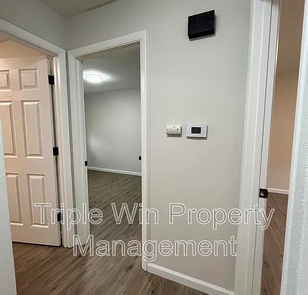 1014 Sunridge Trl W — Photo 11
