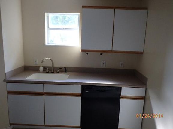 5th image of 1525 22nd Ave SW