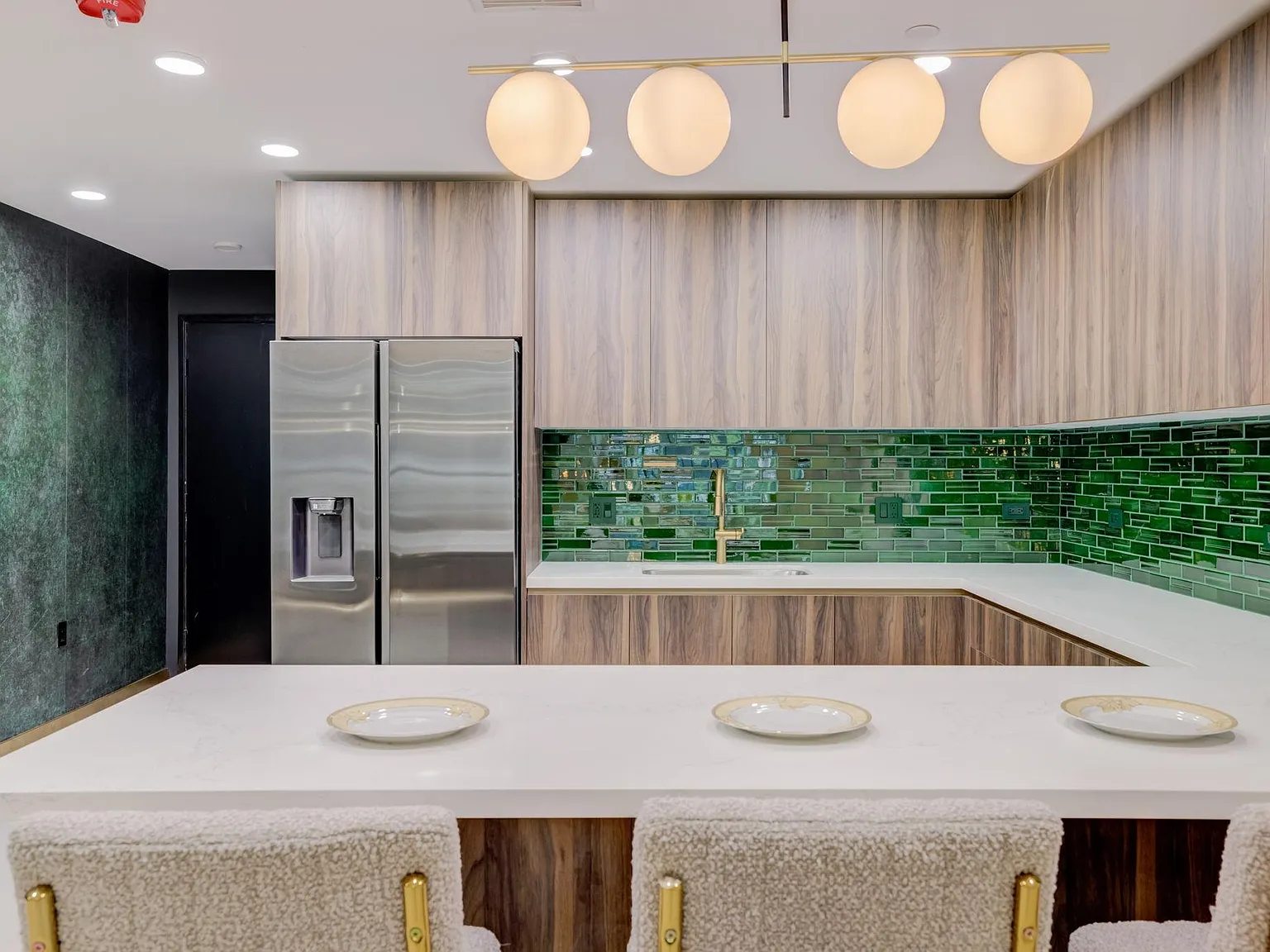 Fairfax Apartments — Photo 1