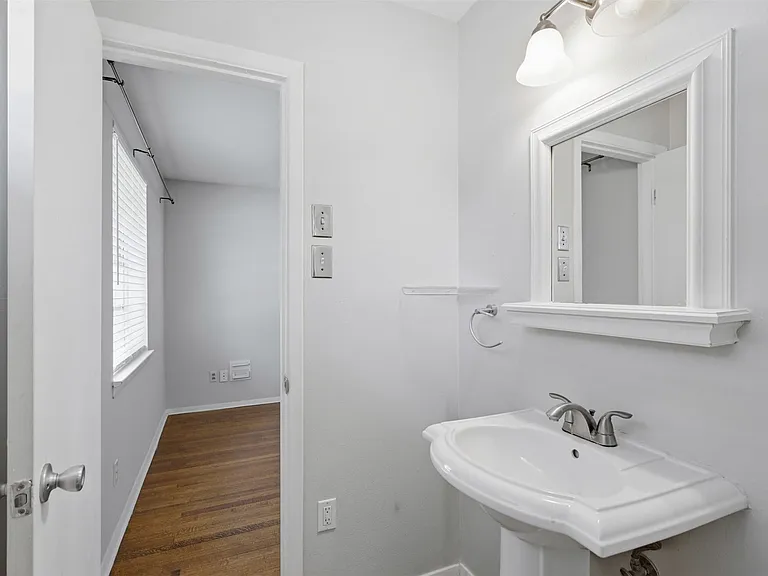 1403 Provincetown Ln — Photo 27