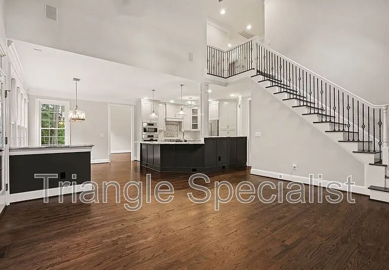 6121 Carlyle Dr — Photo 13