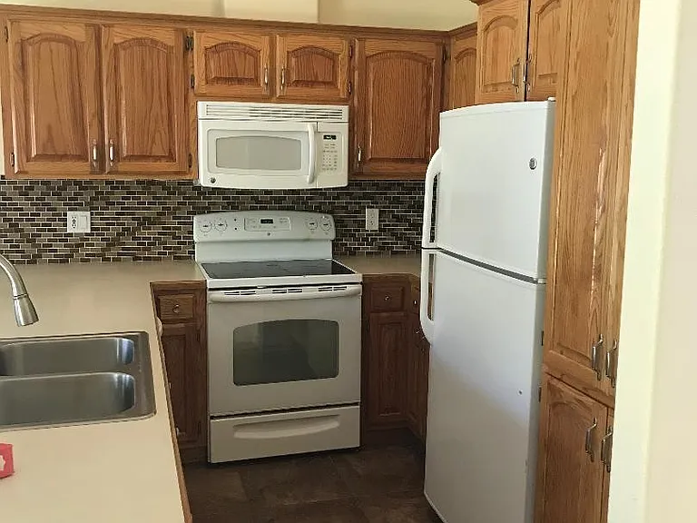 621 Buckingham Dr — Photo 8
