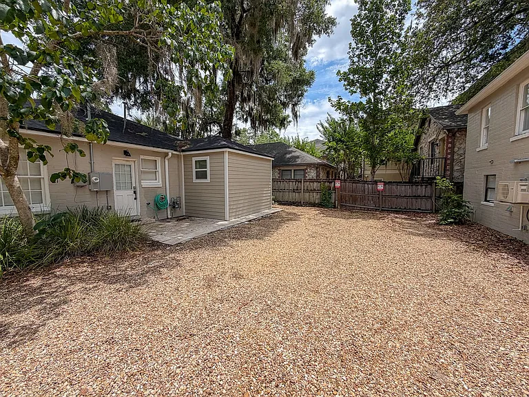 919 SW 6th Ave — Photo 35