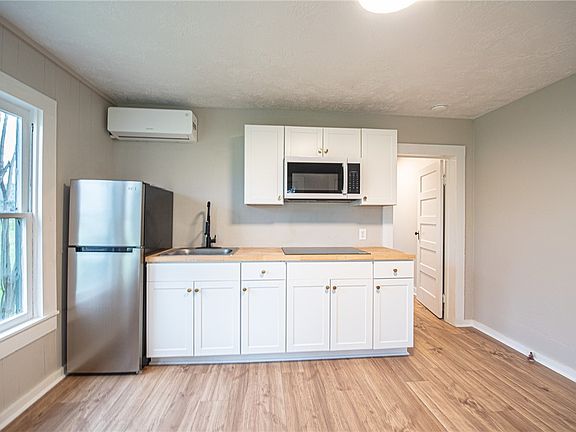 5th image of 1606 W Highway 21 #A