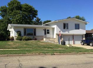 1510 7th St SW, Minot, ND 58701