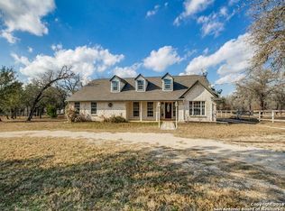 837 Paddy Rd, Floresville, TX 78114