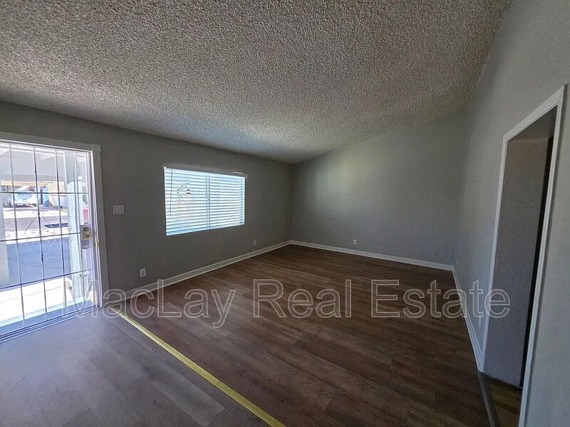 3 bed, 2.0 bath, 1288 sqft, $1,995 — Photo 3