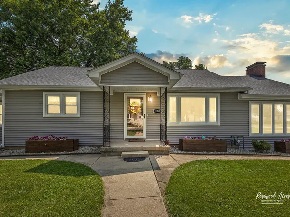 370 S 2nd Ave, Saint Anne, IL 60964