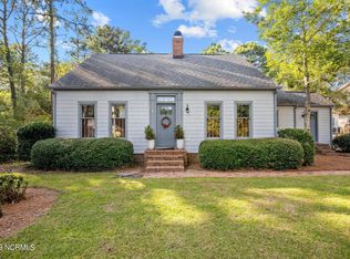 906 Point Ct, New Bern, NC 28560