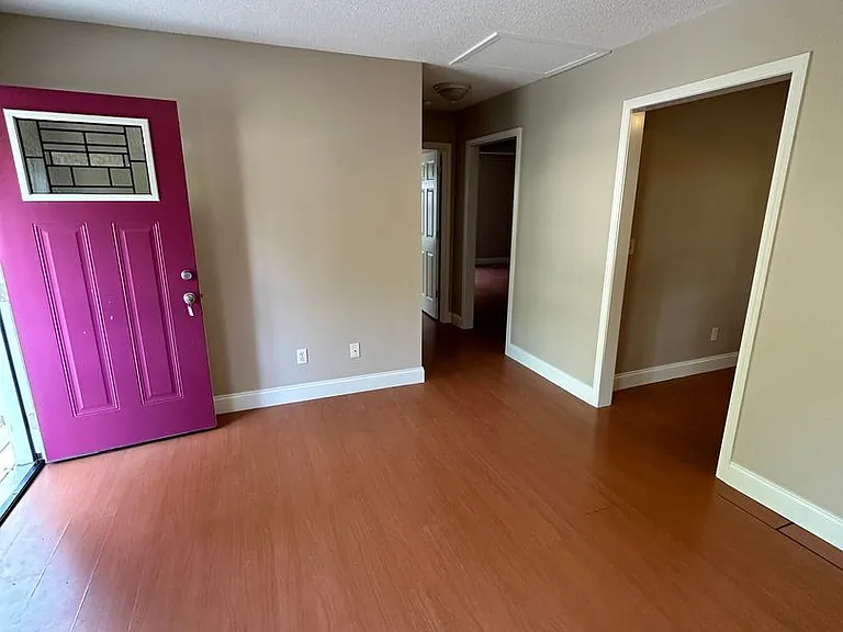11 Gotham Dr #B — Photo 3