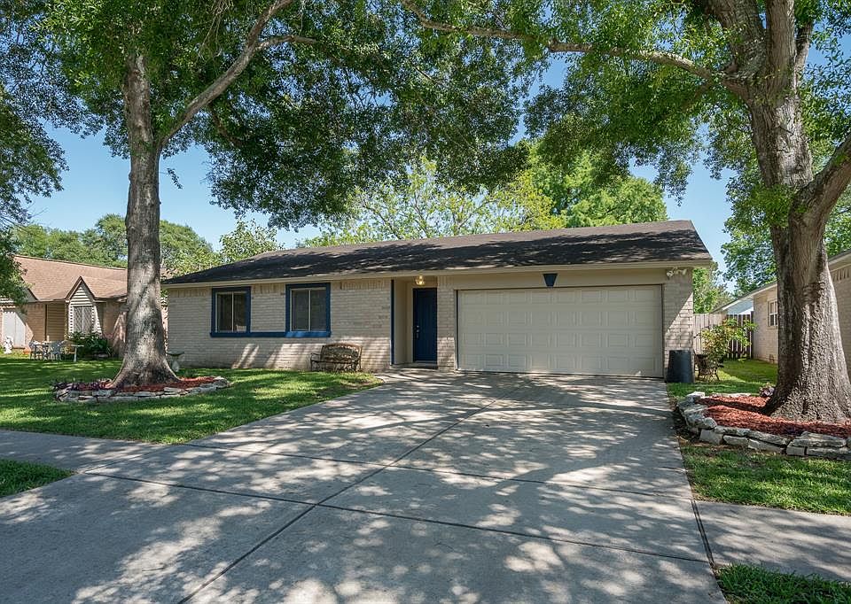 1st image of 214 Redbud Cir