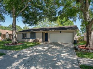214 Redbud Cir, League City, TX 77573