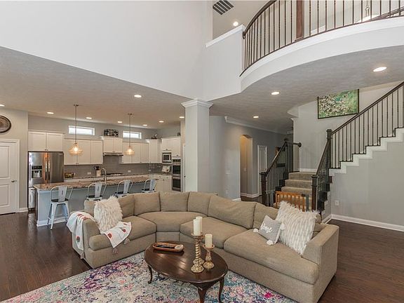 3rd image of 14934 Dawnhaven Dr