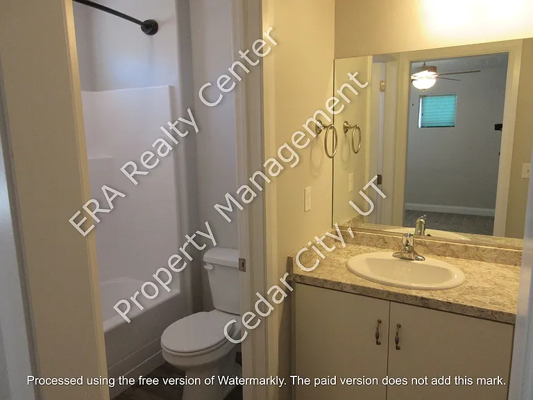 352 W 400 N #D2 — Photo 12