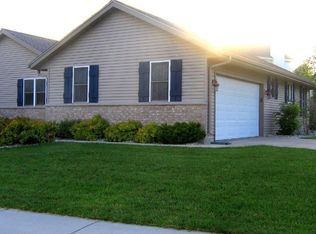 2254 Patrick Ln, Waukesha, WI 53188