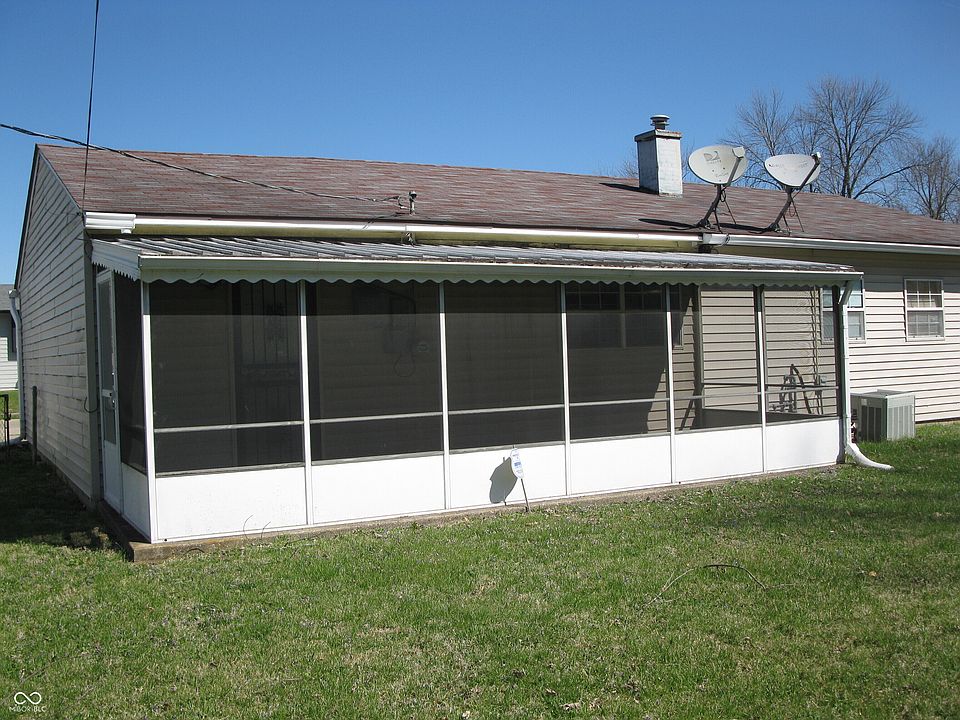 2nd image of 9613 E 39th Pl