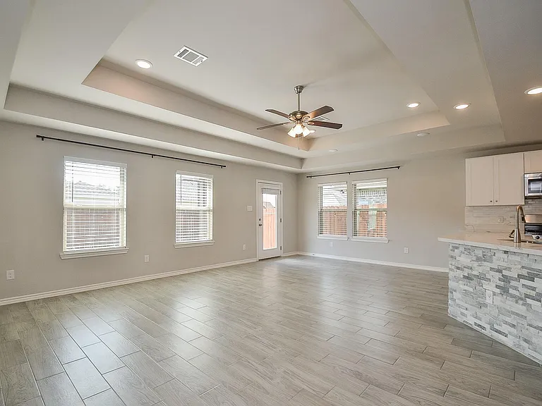 815 Easy St — Photo 27