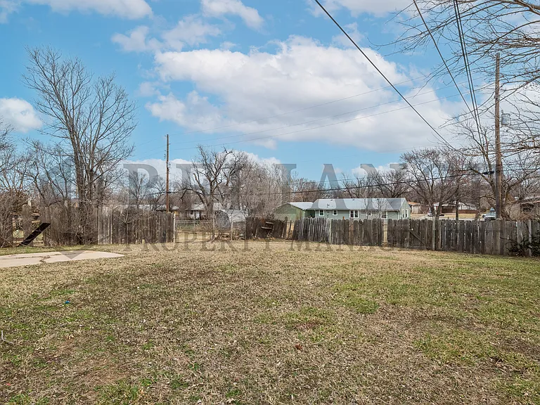 2722 N Holyoke St — Photo 3