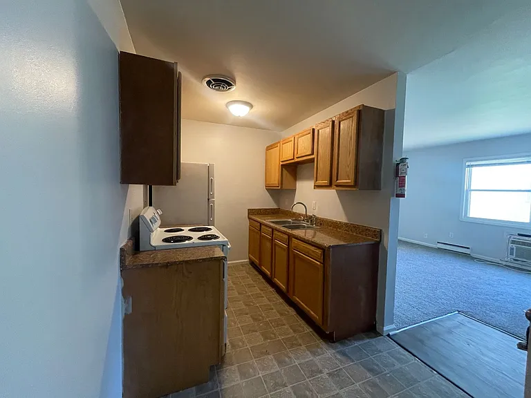 243 Maryland Ave — Photo 7