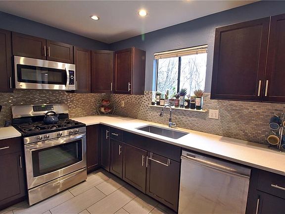 4th image of 1407 Atterbury Ln