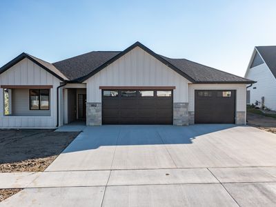 402 Flint Dr, Bismarck, ND, 58503